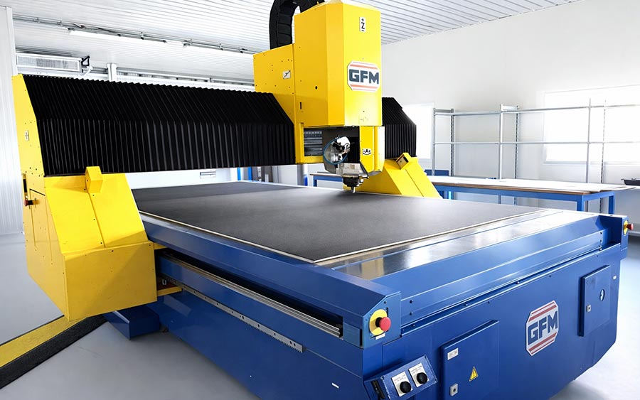 GFM cutting machine for foams and honeycomb